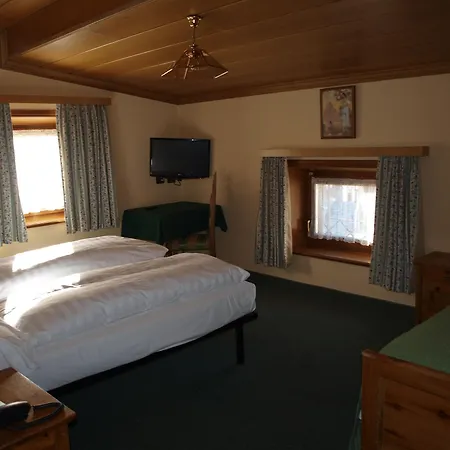 Alpina Hotel 3*